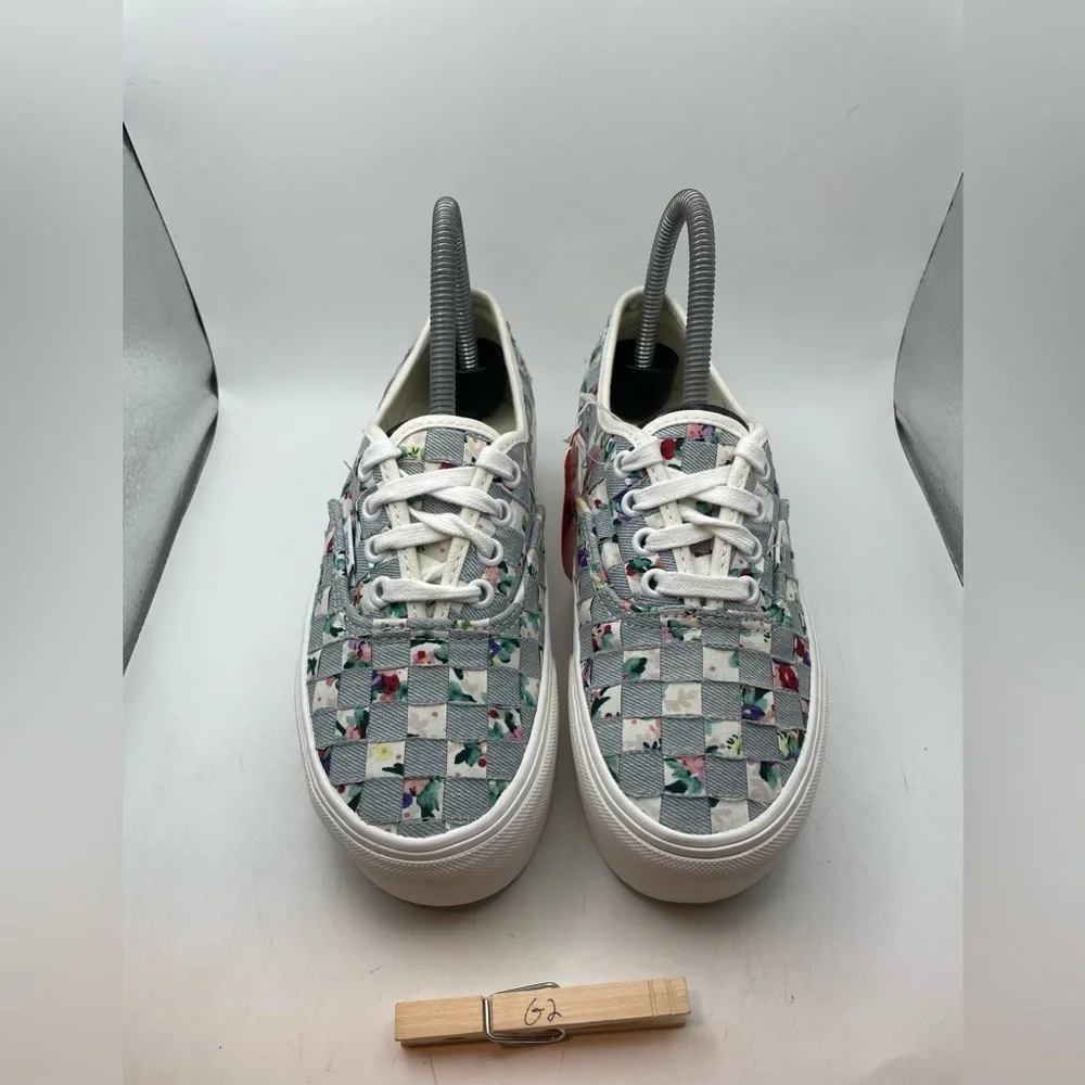 NWT! Vans checkered platform women’s sneakers size 5.5